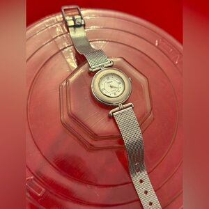 Chic silver watch